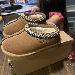 Toddler Uggs Size 8