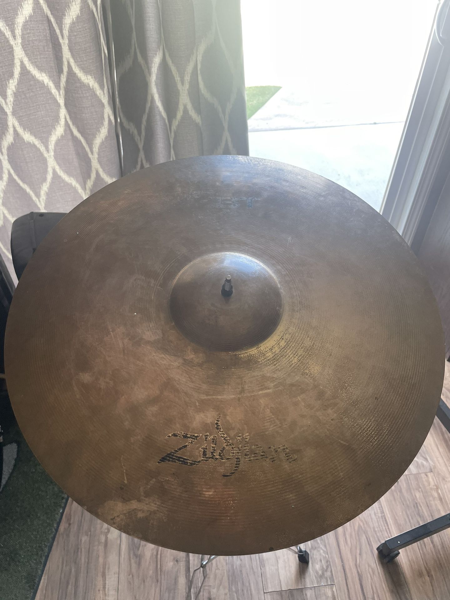 Zildjian ZBT 20” ride cymbal