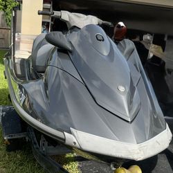 2 Waverunners Yamaha (2015) V1 Sport &  Yamaha (2002) GP 1200 R w/a 2015 Continental Double trailer