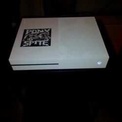 Xbox One S 600 Gb 