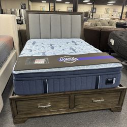 Storage Queen Bedframe. 🚚WE DELIVER🚚