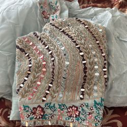 Brand New 3 Piece Lehanga Choli With Big Vase 