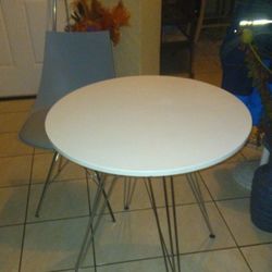 Small Dinning Tale And Chair  