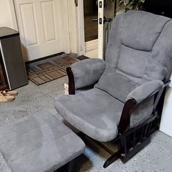 Rocking Chair With Ottoman