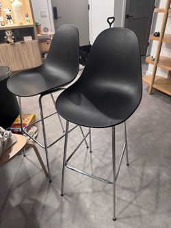 Breakfast counter chairs for kitchen area