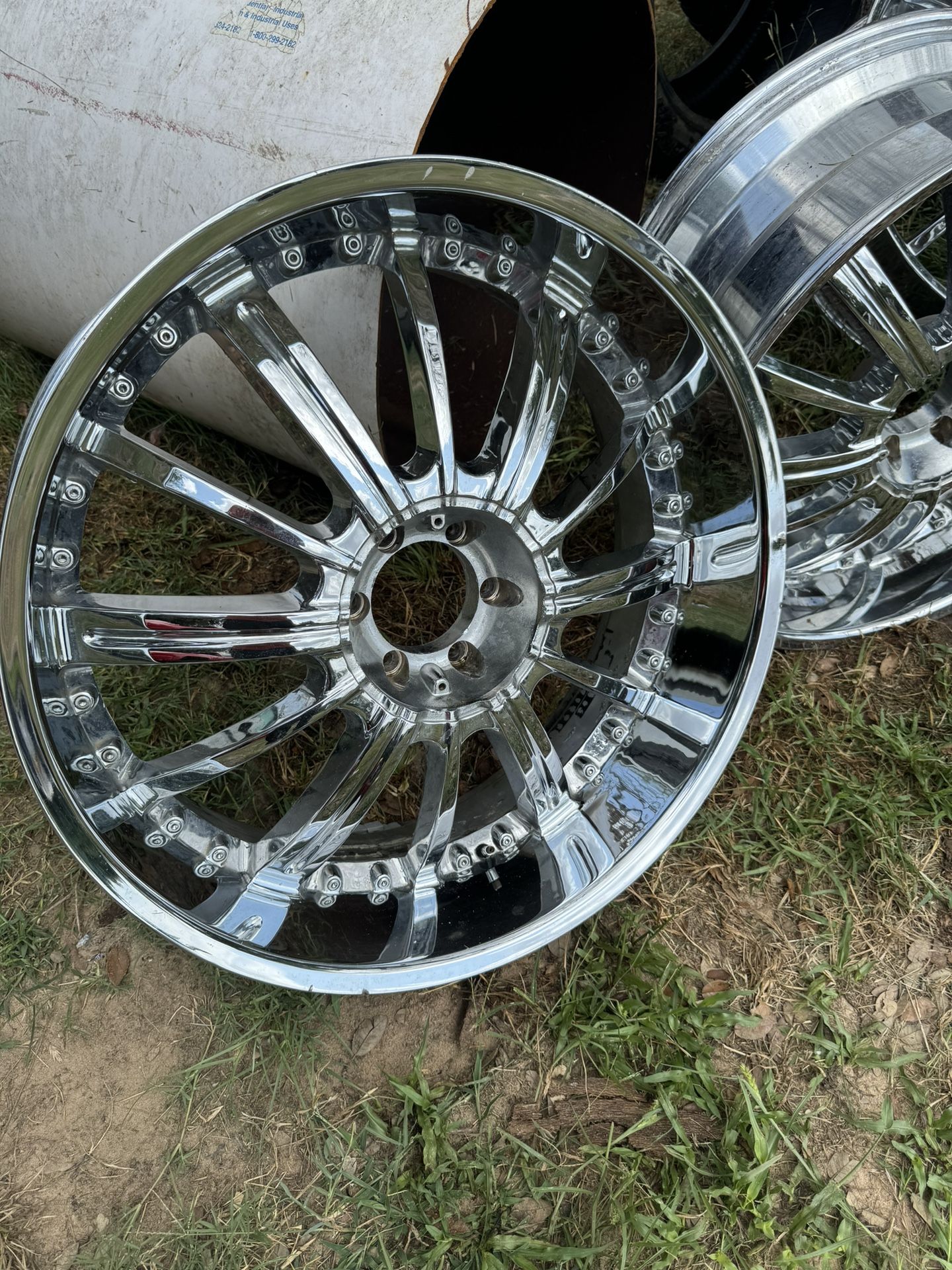 6 Lug 24” Rims