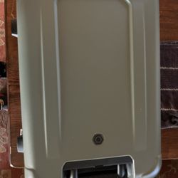 Solgaard Carry On Closet. 