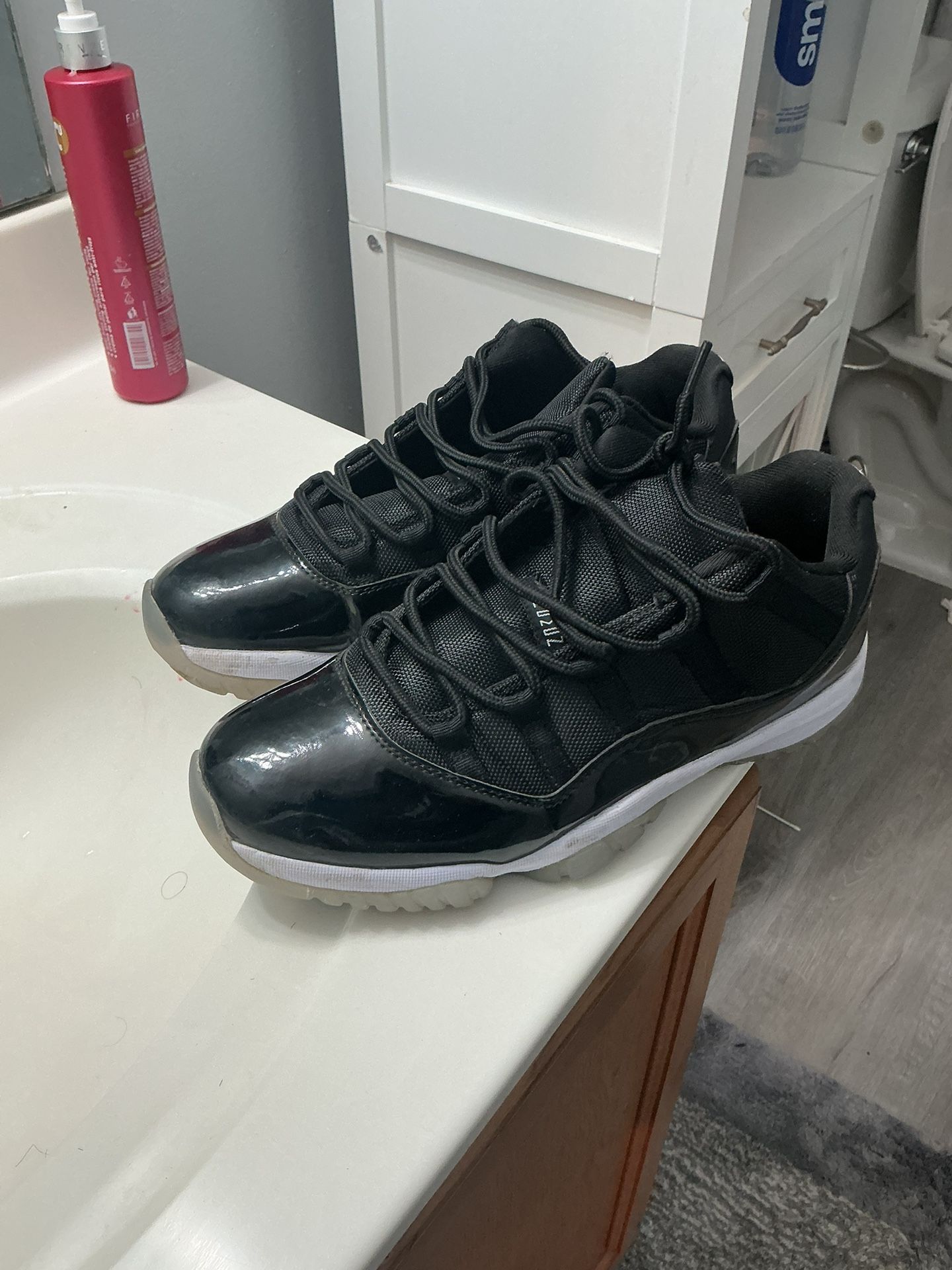 Jordan 11 Low Space Jam