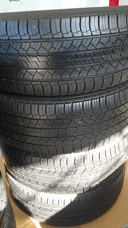 Set of 4 matching tires Michelin latitude size 235/55R18