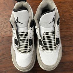 JORDAN 4s MILITARY BLACK 