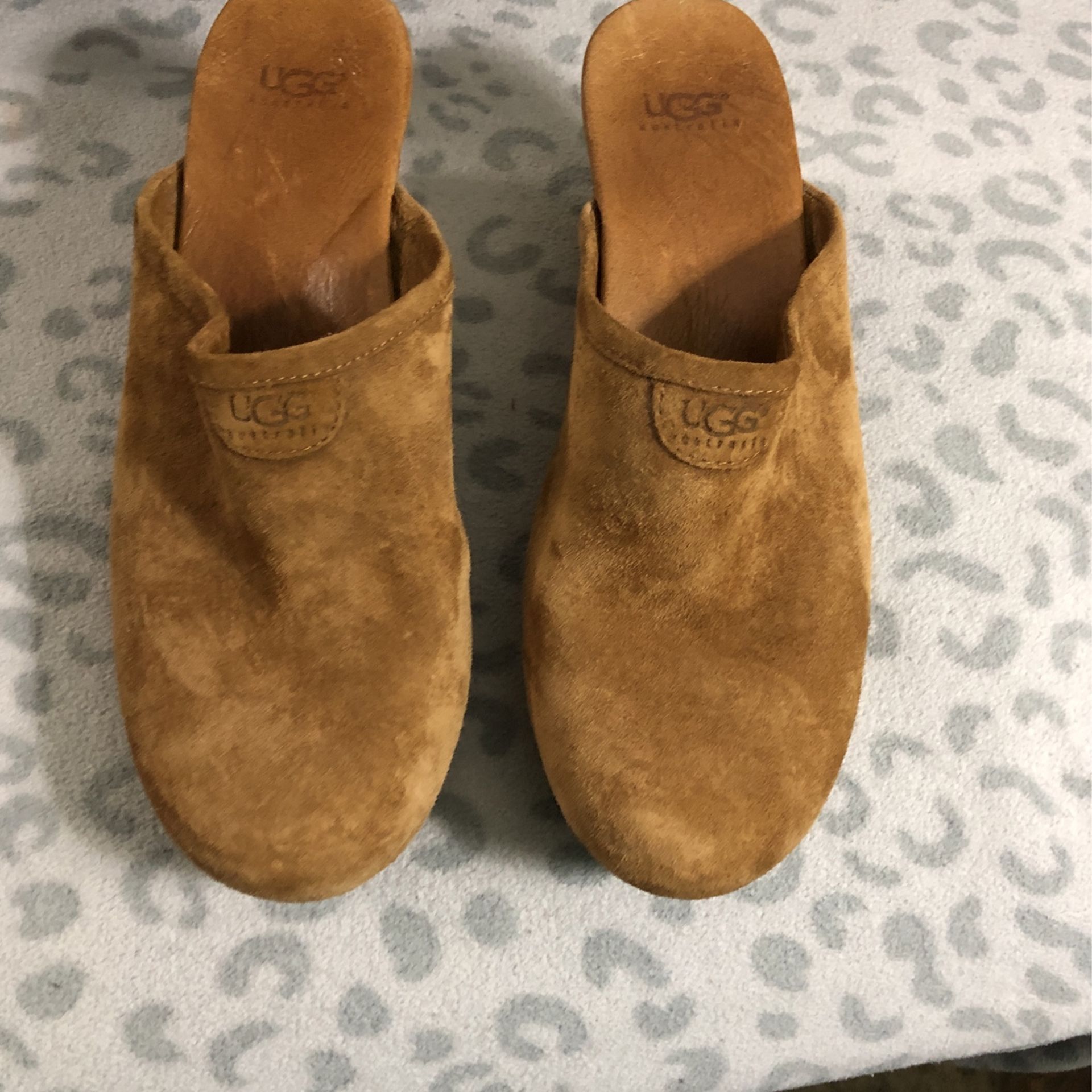 UGG Clogs Sz 8