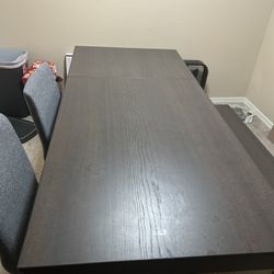 Extendable Dinning Table Set