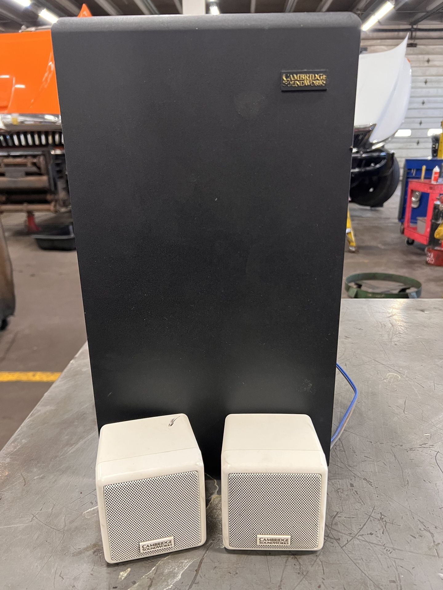 Cambridge sub/amplifier with speakers