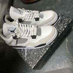 Jordan’s 4 Military Size 12