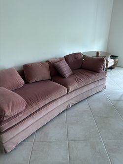 Vintage Dusty Rose Pink Curved Sofa - Retro Charm in Excellent Condition!