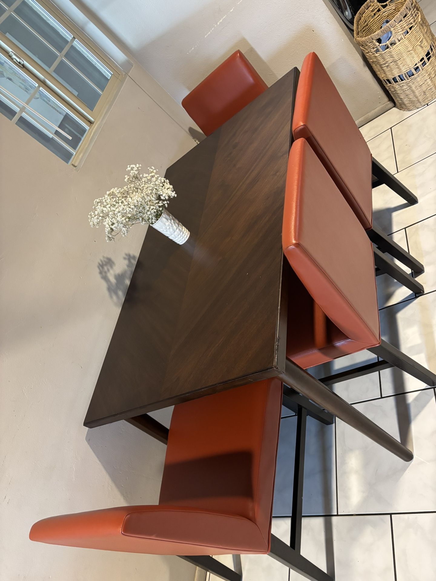 Dining Table, 4 Chairs And Rug