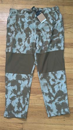 The North Face Class V pants in Camo
