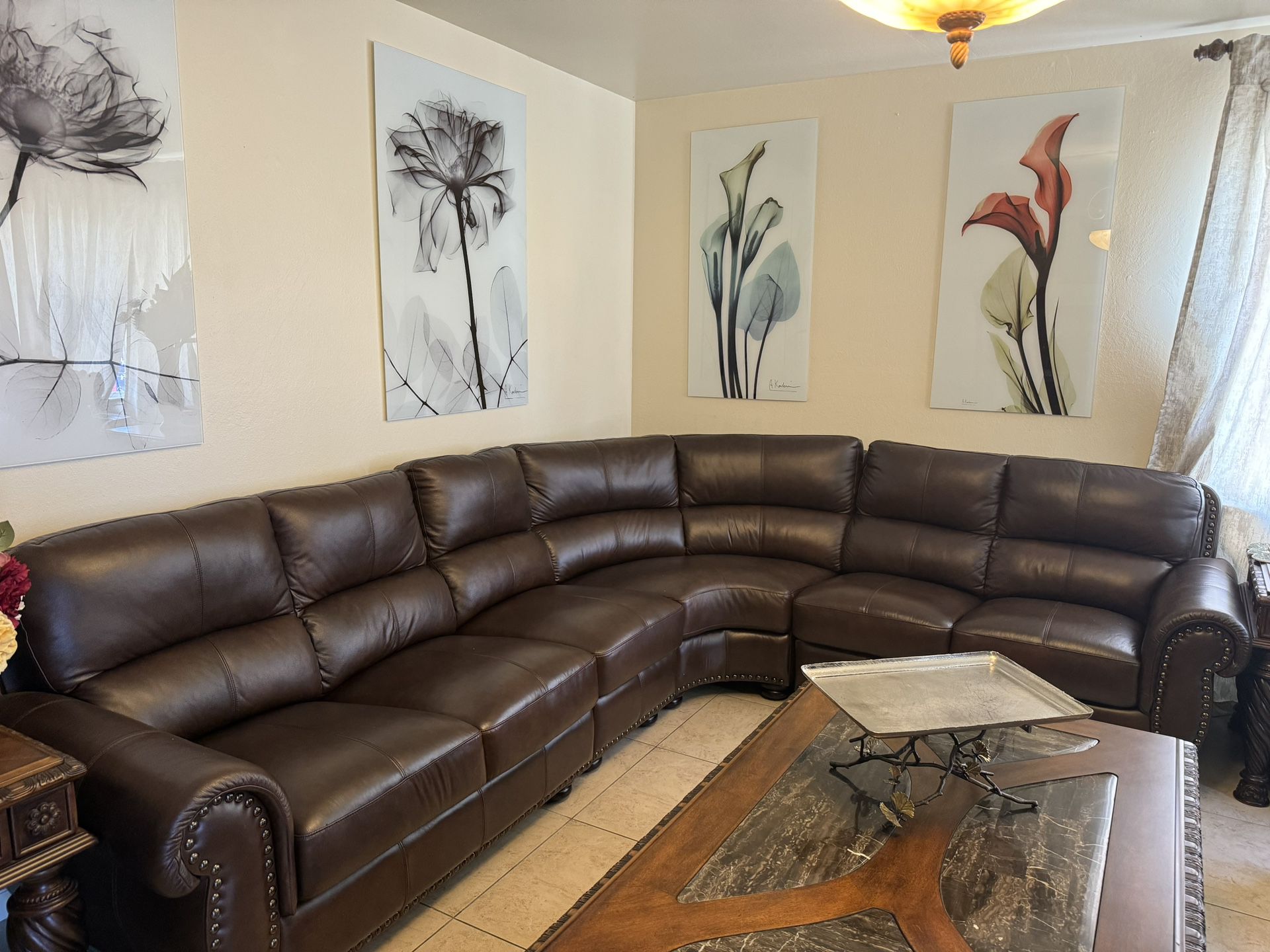 Beautiful set of leather couches
