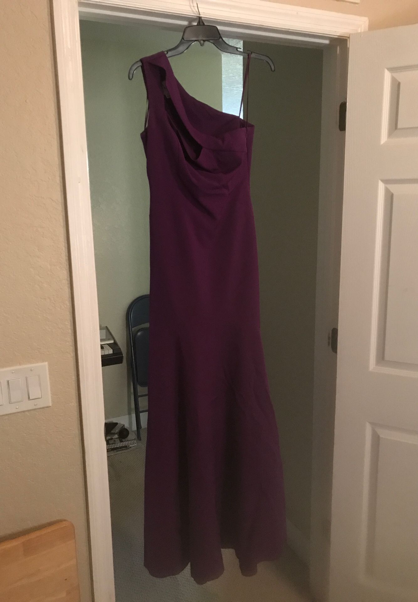 NEED TO SELL ASAP: Brand new purple dress size 2-only worn once