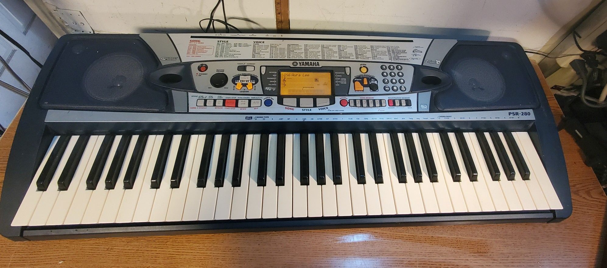 Yamaha PSR-280 portatone electronic keyboard 61 key 6 track recorder Watch Video