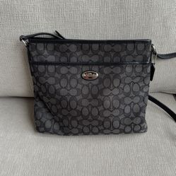 Coach Signature Crossbody Bag~