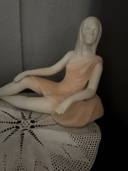 Structure woman