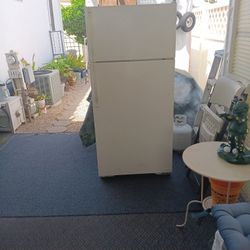 Kenmore refrigerator freezer