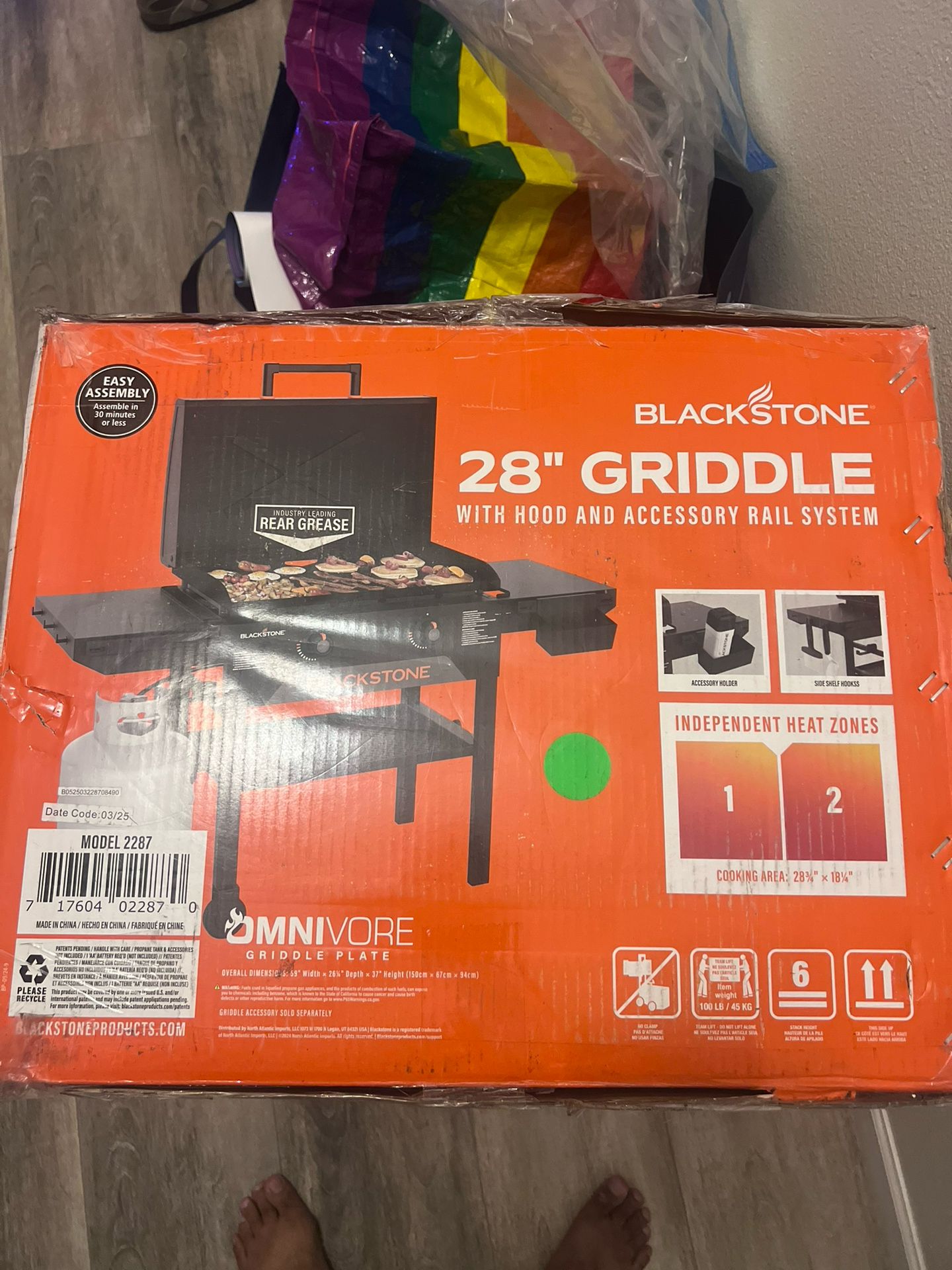 28” Blackstone Griddle w/ Hood and Accessory Rail System
