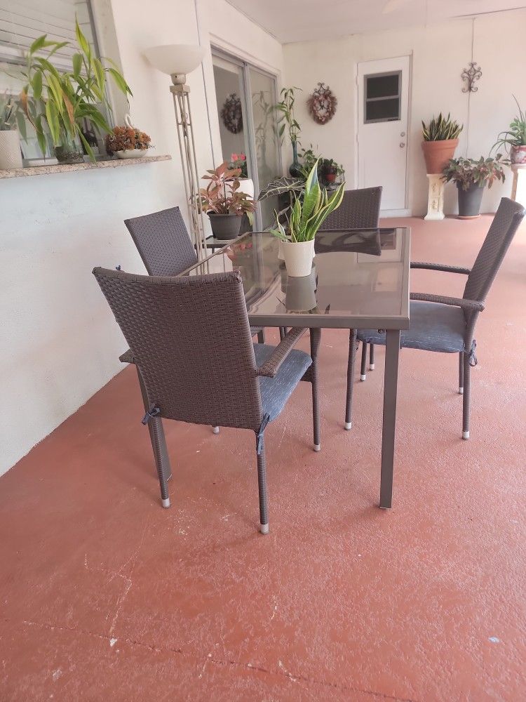 5 Piesa PATIOS SETS. 