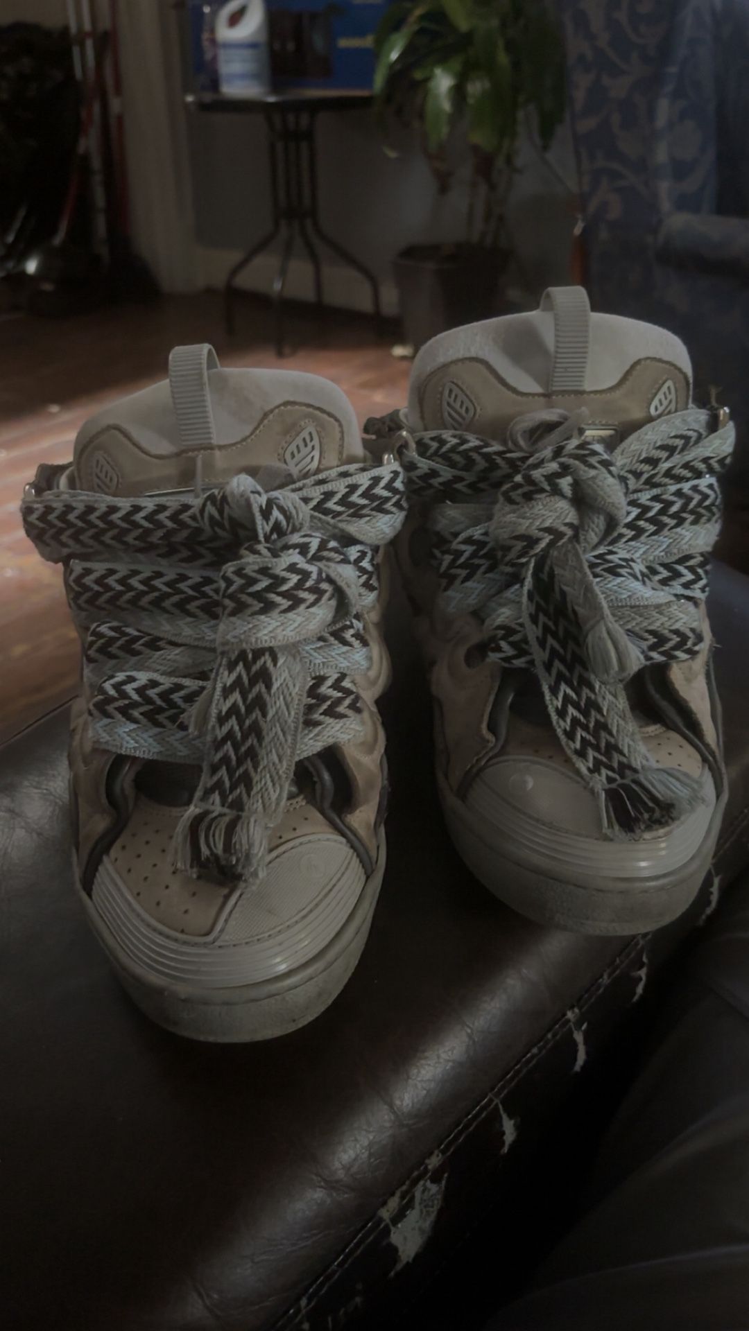 Grey Lanvins