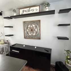 Tv Stand With  The Big Shelves 