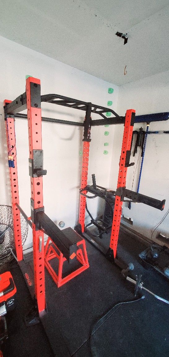 ETHOS SQUAT RACK WITH PULL UP STATION