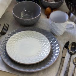 MOVING: plates, bowls, mugs