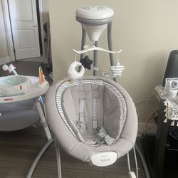 Baby swing/Bouncer