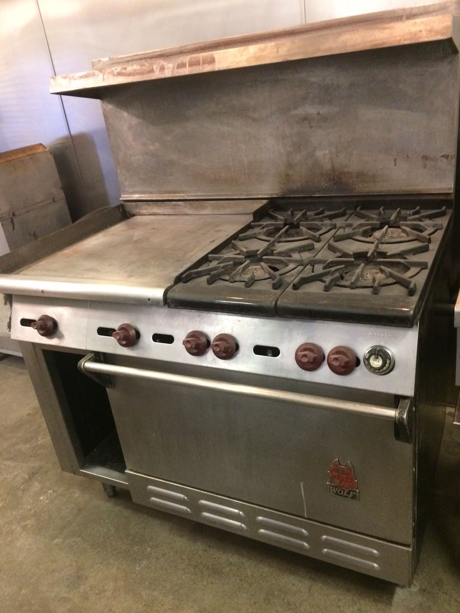 Commercial Stove W/ 0ven, 4 Burner& Flat Top Grill
