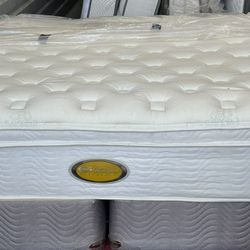 USED KING SIZE BEAUTYREST PILLOWTOP MATTRESS WITH BOX SPRING DELIVERY AVAILABLE 