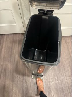 Stainless Steel Step Trash Can with Removable Liner