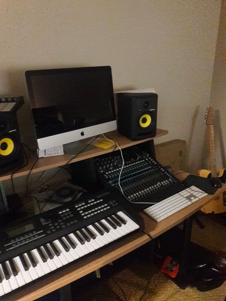 Music desk