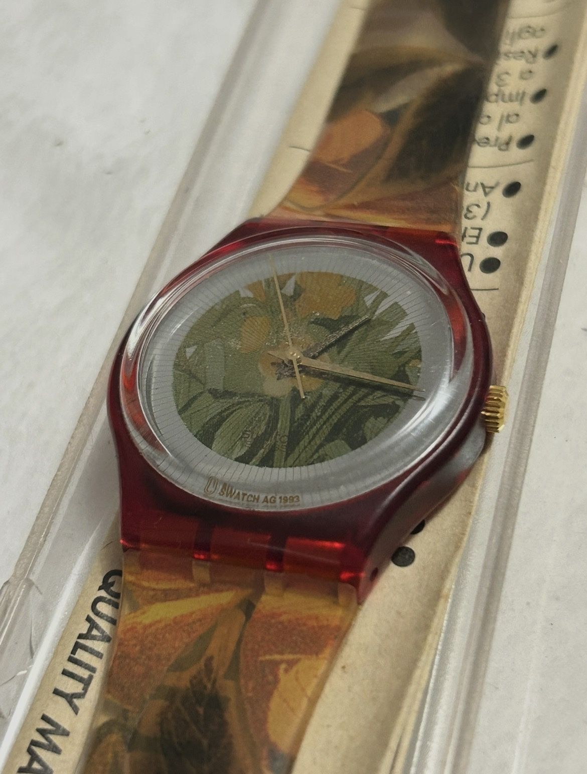 vintage 1994 Swatch Gent "La Vie En Rose" (GR122) watch.