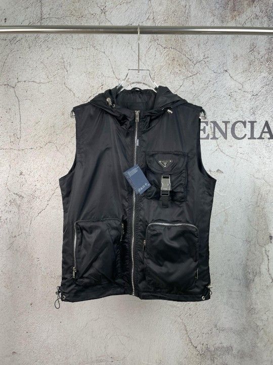 Prada Recycled Nylon Solid Color Large Pocket Zipper Hooded Sleeveless Vest