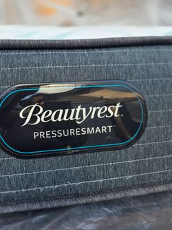 King size beautyrest plush matress and Boxing free Delivery