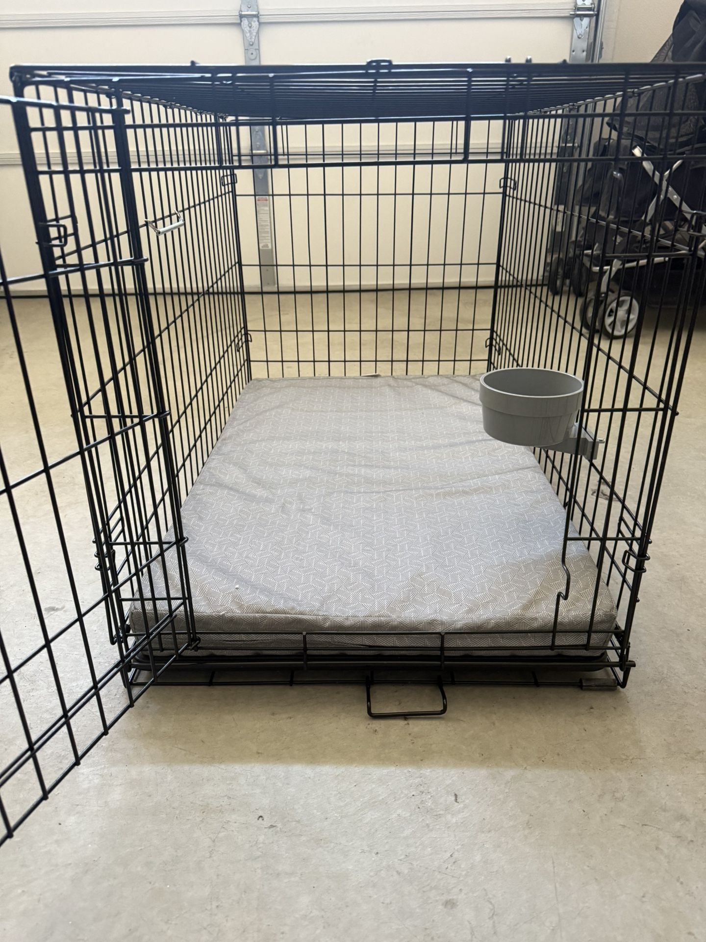 Dog Crate. With Matt And Feeding Bowl. Excellent Condition