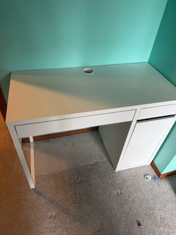 IKEA Micke Desk