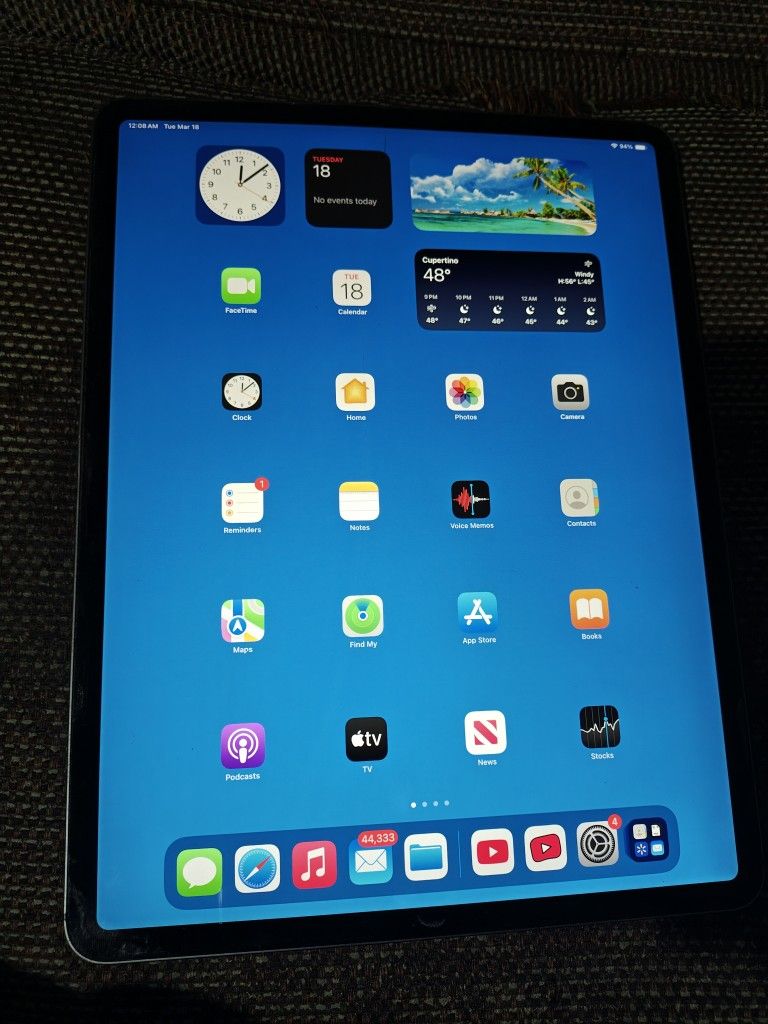 iPad Pro 12.9 Inch Gsm Sim Unlocked Hairline Cracked 256b Gigs