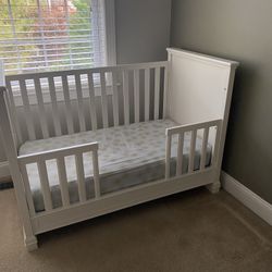 Pottery Barn Crib With Convertible Toddler Railing And Mattress