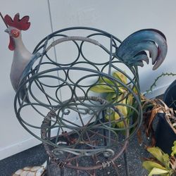 Cool Metal Rooster Wine Rack