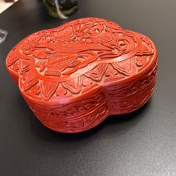 Vintage Chinese Lacquer Cinnabar Carved Trinket Box