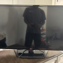 LG 39” Full HD 1080p LED TV