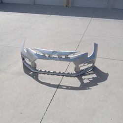 20 To 22 Front Bumper Toyota Corolla Se Xse ( Oem)