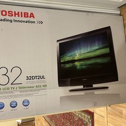 32 in Toshiba LED TV